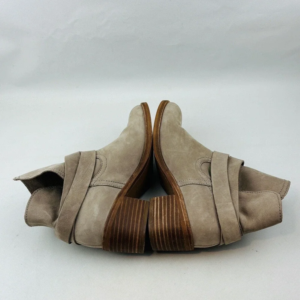 Womens 6 UGG Elora Ankle Boot Sahara Taupe Suede Leather‎ Slip On Boots